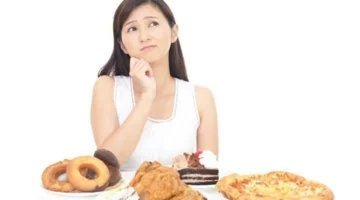 5 أطعمة فعالة تساهم في علاج الاكتئاب وتحسين المزاج